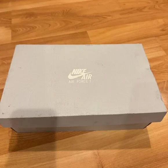 New In Box Nike Air Force 1 '07 - Size M8, W9.5 - Picture 6 of 9